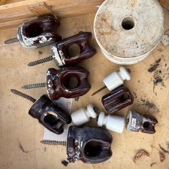 Vintage Mixed Lot Porcelain White Electrical Fence Wire Insulator - Picture 4 of 4